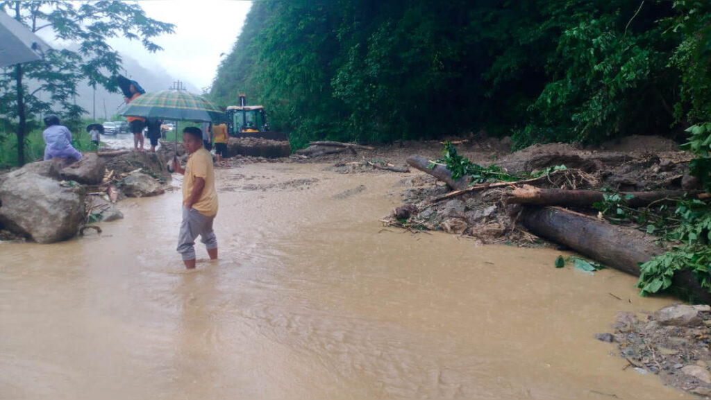Second cloudburst in a week batters Arunachal; nine key roads cut off in East Siang, red alert Issued