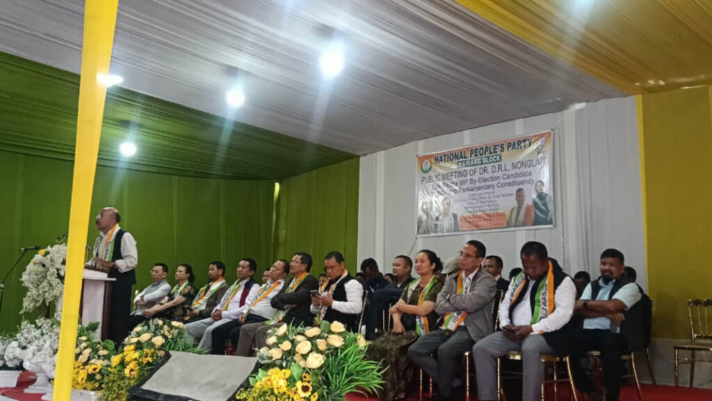 Hundreds of Congress workers join NPP in Mairang, pledge support to Dr Nonglait